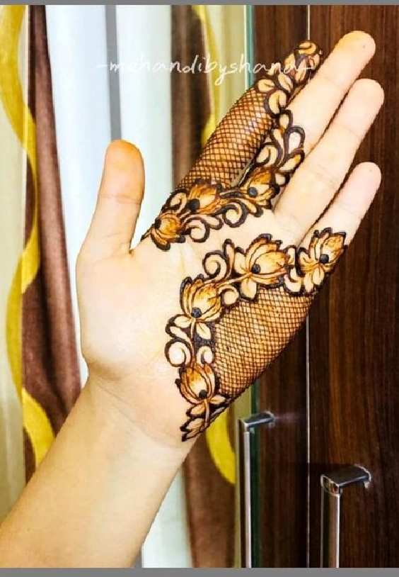 stylish simple mehndi design front hand 