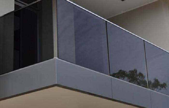 Black Glass Steel Railing Design